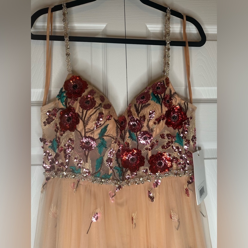 MAC DUGGAL Beige Embellished Floral Detail A Line Gown Size 8 Style #681101 NWT - Picture 3 of 16